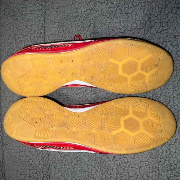 Supreme / Nike Gato SB ‘Red’ - Picture 6 of 6